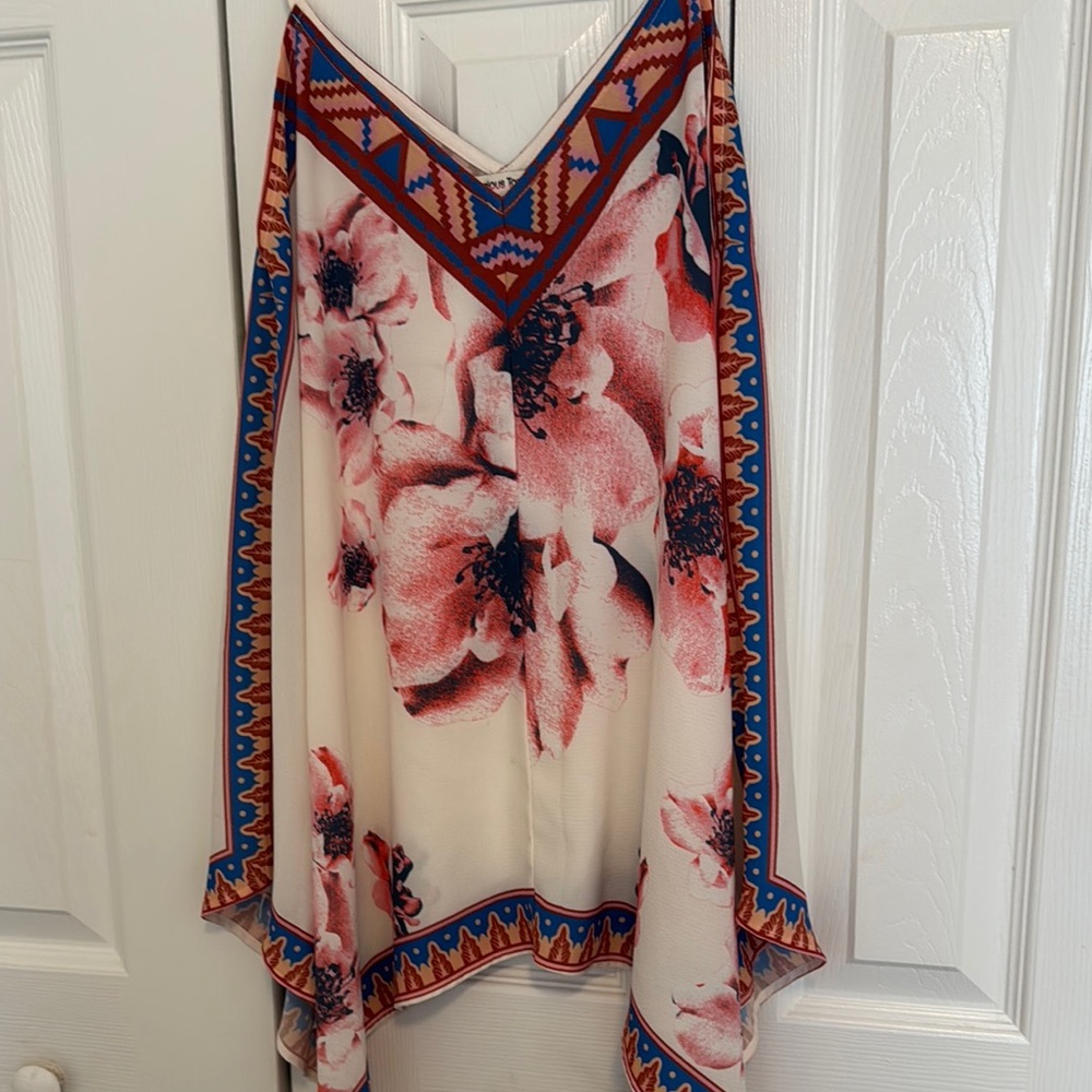 Floral V-Neck Sleeveless Top